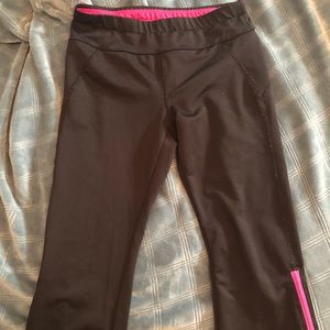 Jockey crop yoga pants